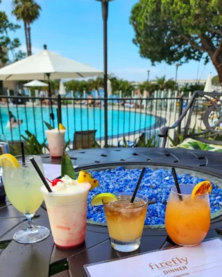 Sip happens—especially with this view. 🍹☀️ Poolside perfection is just a drink (or four) away at Mission Bay. 

#DrinkInTheView #DiscoverMissionBay 

📍 @danamissionbay
🍹 @fireflythedana
📸 @stylishlysocial