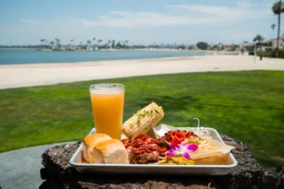 Treat Dad to a feast fit for a king this Father’s Day at the Catamaran! Smoked tri-tip, mac & cheese, cold beer, and bay views, because grill power runs in the family. 🍖🍻

📅 Sunday, June 15 | 11:30 a.m.- 3:00 p.m
📍 Oceana Coastal Kitchen at Catamaran
🔗 Book your spot via @CatamaranResortSanDiego

#FathersDayFeast #DiscoverMissionBay