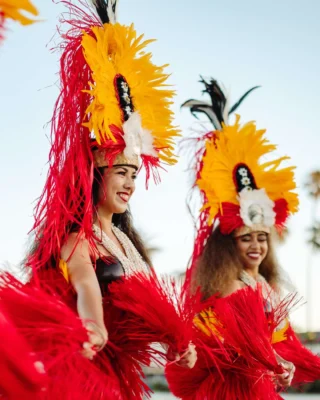 Thursdays just got tropical 🌺 
Sunset Luaus are back at Catamaran Resort. Island eats, hula heat, and sunset views that steal the show. Every Thursday through August 28! 🌅🍹 

🔗 More details here @catamaranresortsandiego

#LuauSeason #DiscoverMissionBay